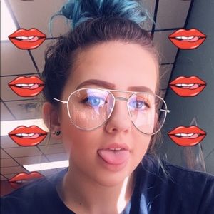 Meet your Posher, Isabella